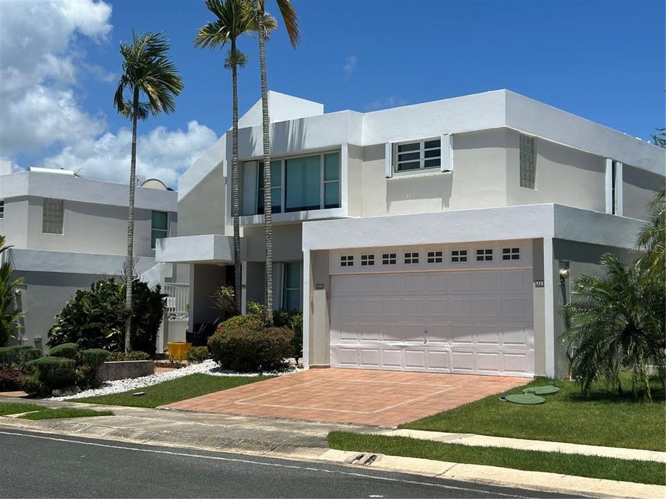 Recently Sold: $730,000 (5 beds, 3 baths, 3000 Square Feet)