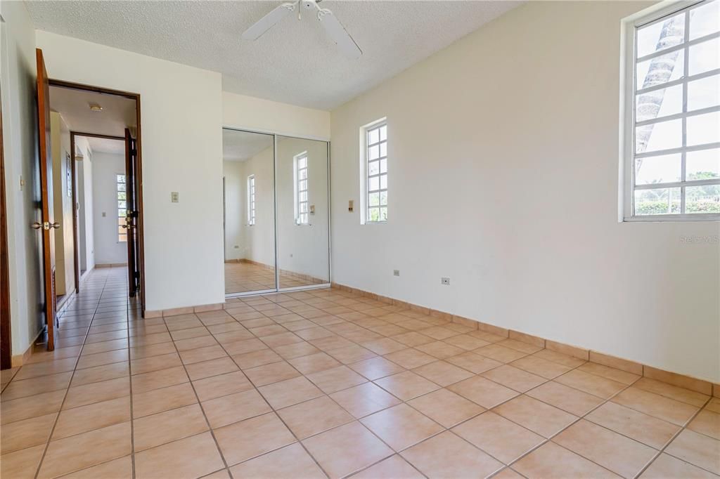 Active With Contract: $355,000 (2 beds, 2 baths, 1700 Square Feet)