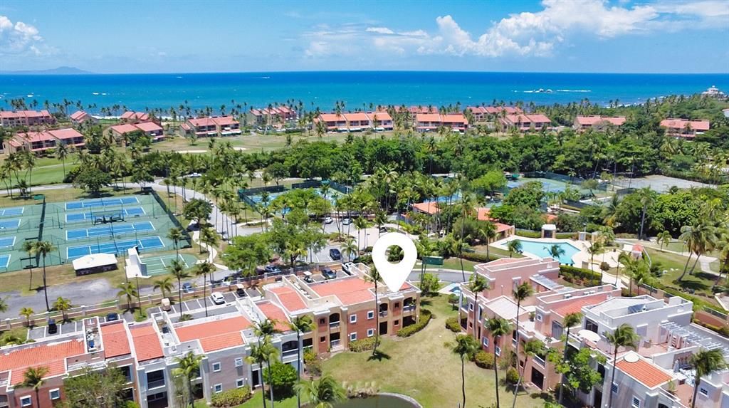 Active With Contract: $355,000 (2 beds, 2 baths, 1700 Square Feet)