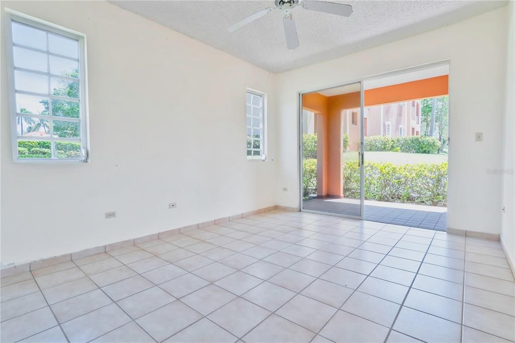 Active With Contract: $355,000 (2 beds, 2 baths, 1700 Square Feet)