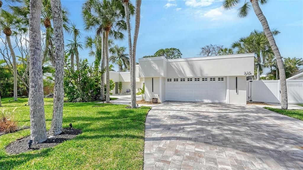 Recently Sold: $1,449,000 (4 beds, 3 baths, 3058 Square Feet)