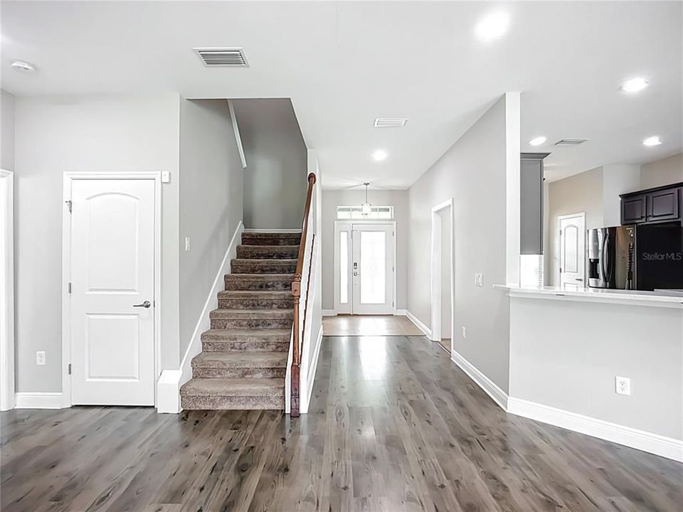 For Sale: $447,000 (6 beds, 3 baths, 2752 Square Feet)