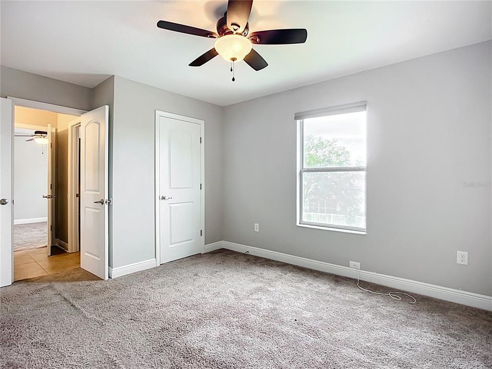 For Sale: $447,000 (6 beds, 3 baths, 2752 Square Feet)