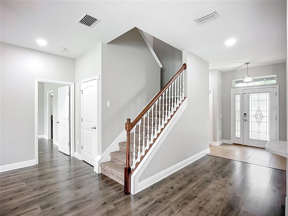 For Sale: $447,000 (6 beds, 3 baths, 2752 Square Feet)