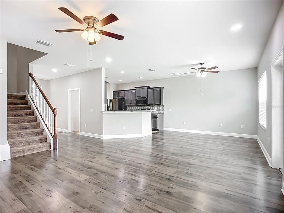 For Sale: $447,000 (6 beds, 3 baths, 2752 Square Feet)