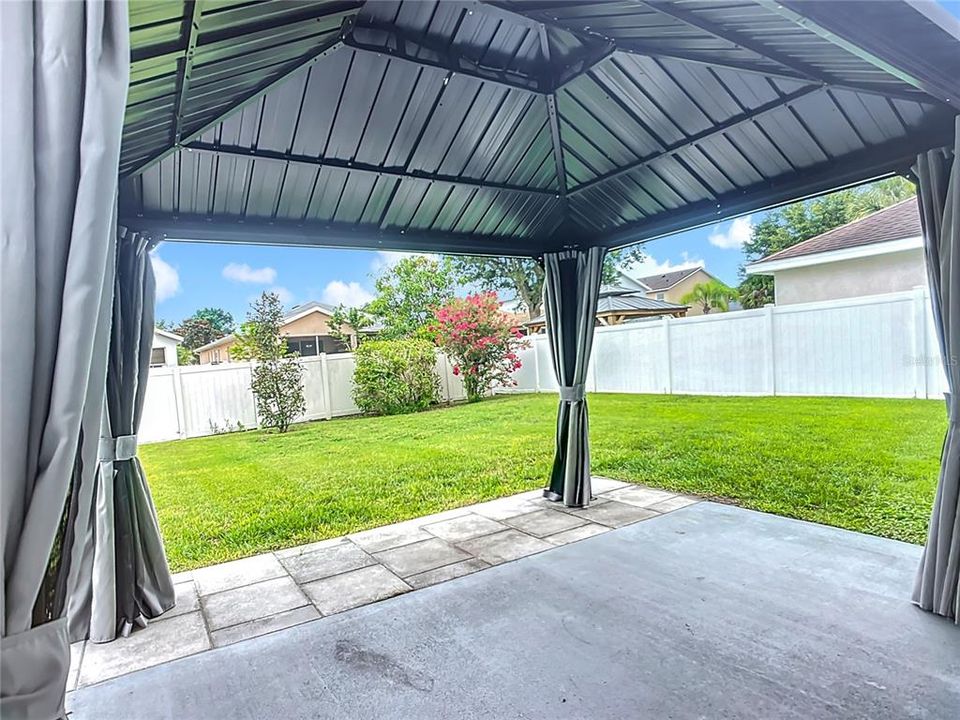 For Sale: $447,000 (6 beds, 3 baths, 2752 Square Feet)