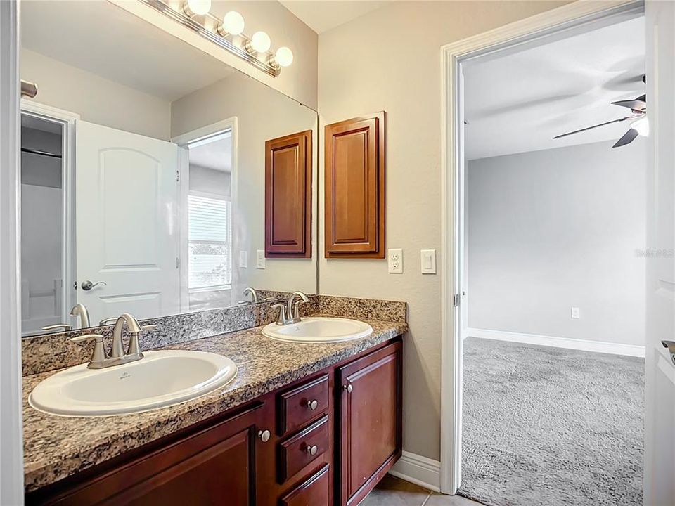For Sale: $447,000 (6 beds, 3 baths, 2752 Square Feet)