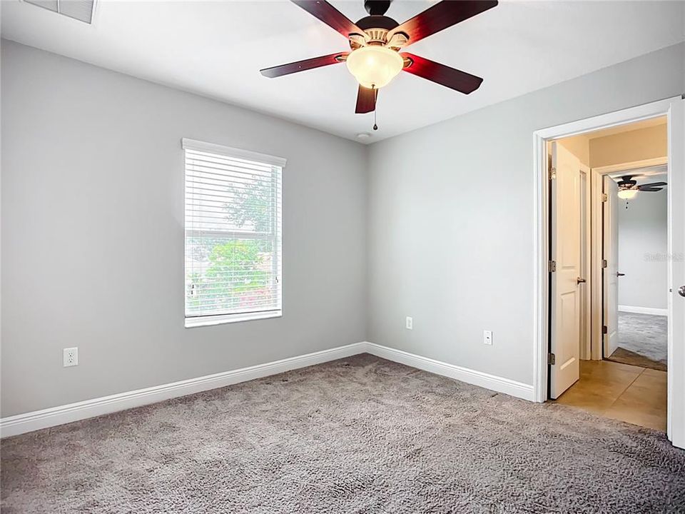 For Sale: $447,000 (6 beds, 3 baths, 2752 Square Feet)