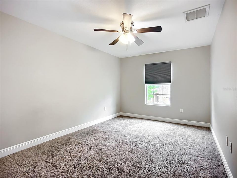 For Sale: $447,000 (6 beds, 3 baths, 2752 Square Feet)