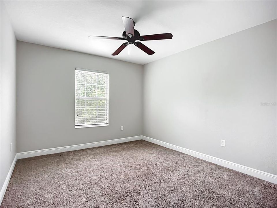 For Sale: $447,000 (6 beds, 3 baths, 2752 Square Feet)