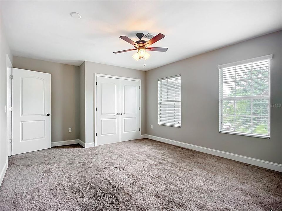 For Sale: $447,000 (6 beds, 3 baths, 2752 Square Feet)