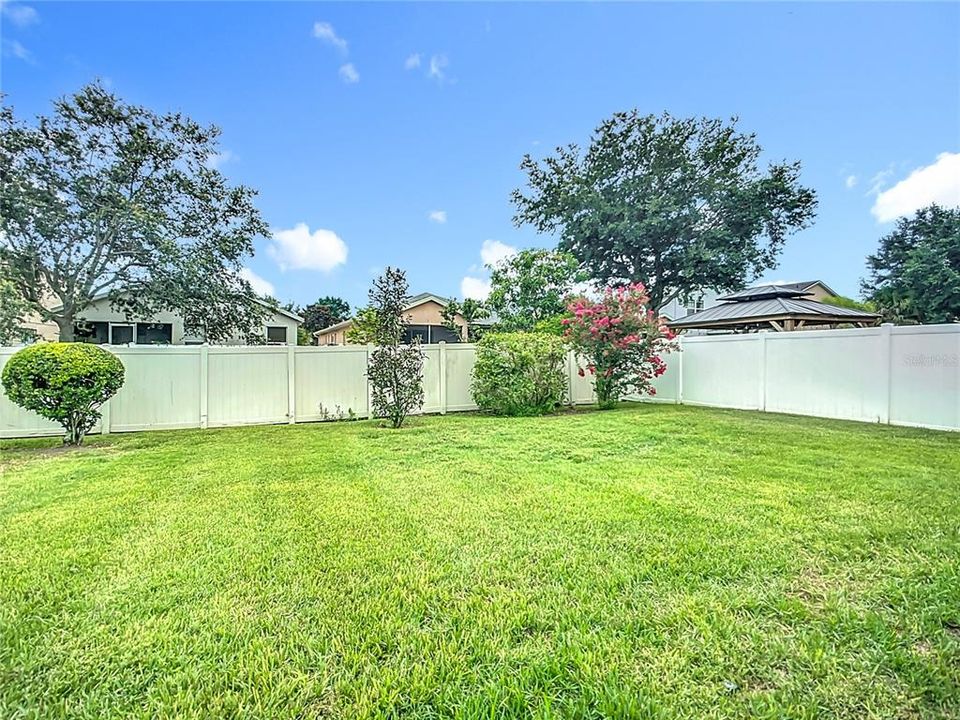 For Sale: $447,000 (6 beds, 3 baths, 2752 Square Feet)