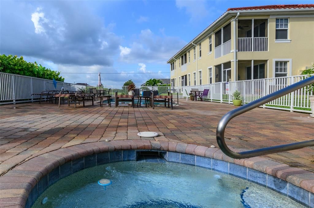 For Rent: $3,500 (3 beds, 2 baths, 1644 Square Feet)