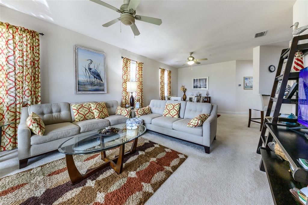 For Rent: $3,500 (3 beds, 2 baths, 1644 Square Feet)