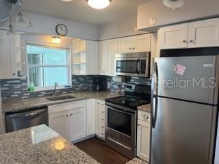 Под контрактом: $389,000 (2 спален, 1 ванн, 794 Квадратных фут)