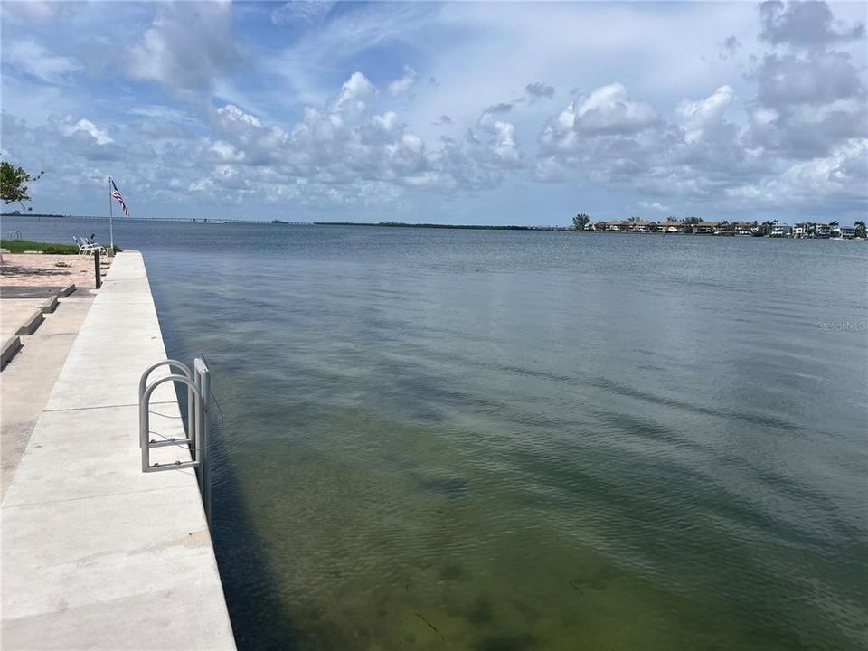 Под контрактом: $389,000 (2 спален, 1 ванн, 794 Квадратных фут)