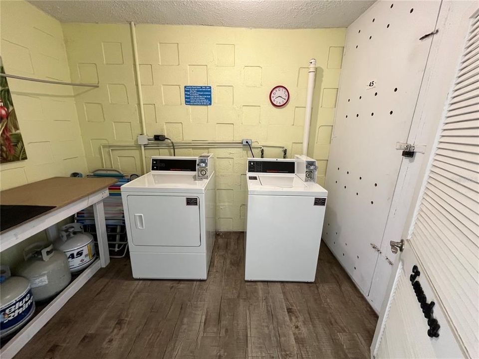 Под контрактом: $389,000 (2 спален, 1 ванн, 794 Квадратных фут)