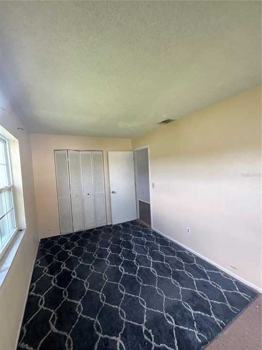 Active With Contract: $268,000 (3 beds, 2 baths, 1100 Square Feet)