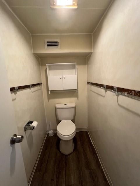 Active With Contract: $268,000 (3 beds, 2 baths, 1100 Square Feet)