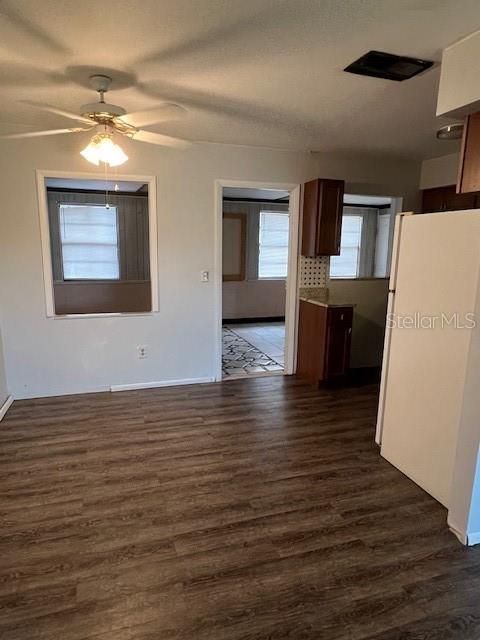 Active With Contract: $268,000 (3 beds, 2 baths, 1100 Square Feet)