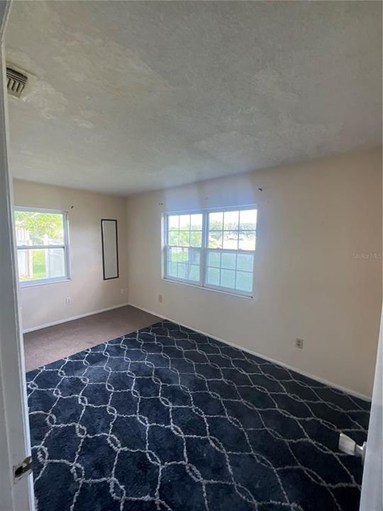 Active With Contract: $268,000 (3 beds, 2 baths, 1100 Square Feet)