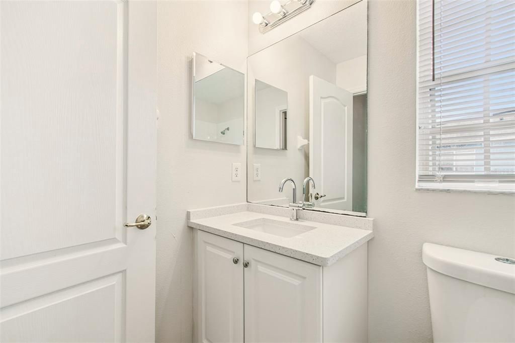 На продажу: $252,000 (4 спален, 3 ванн, 1576 Квадратных фут)