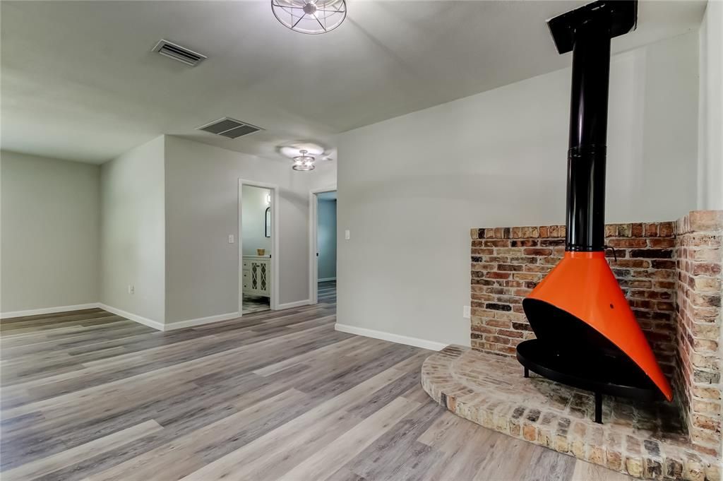 待售: $419,000 (3 贝兹, 2 浴室, 1258 平方英尺)