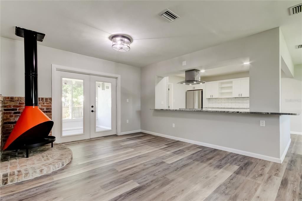 待售: $419,000 (3 贝兹, 2 浴室, 1258 平方英尺)