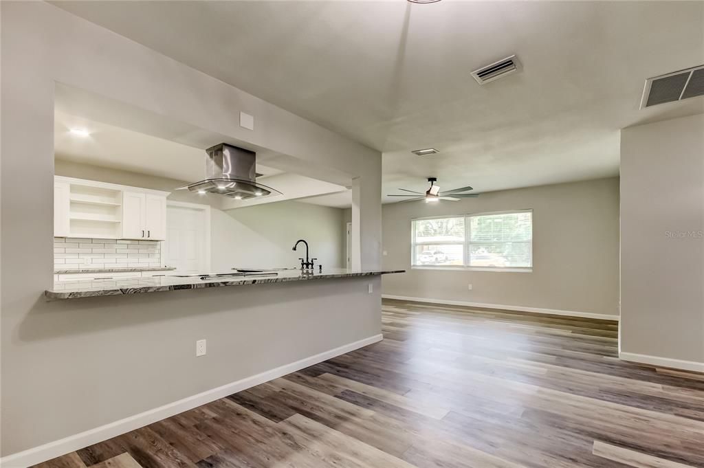 待售: $419,000 (3 贝兹, 2 浴室, 1258 平方英尺)