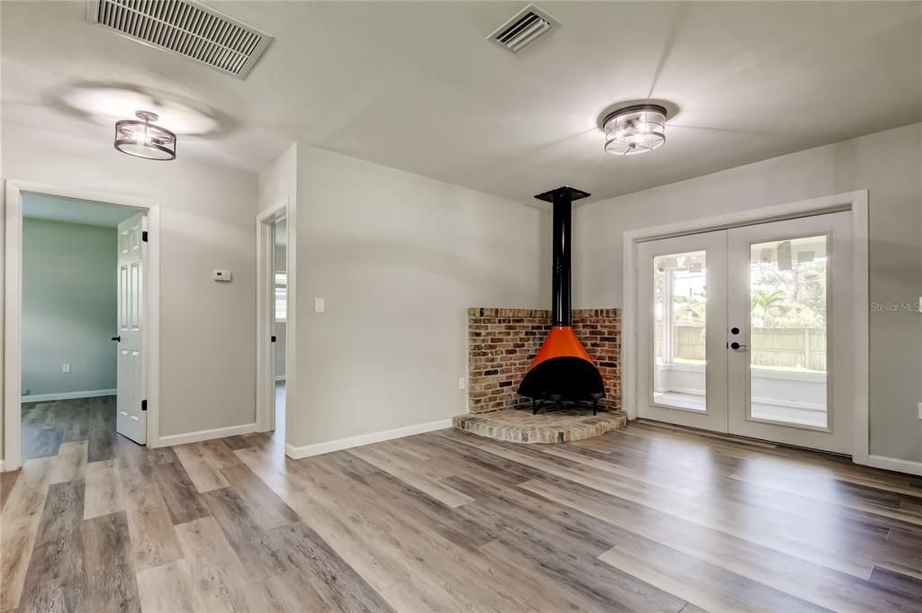 待售: $419,000 (3 贝兹, 2 浴室, 1258 平方英尺)