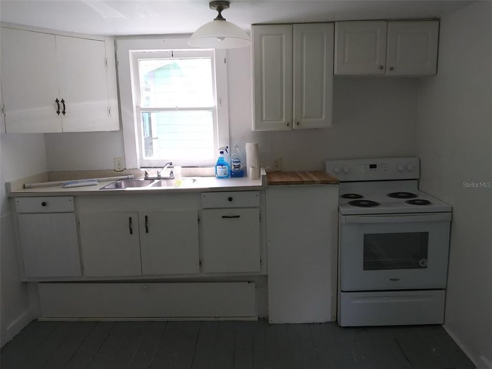 For Sale: $499,900 (8 beds, 0 baths, 2390 Square Feet)