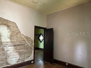 На продажу: $219,000 (2 спален, 1 ванн, 1080 Квадратных фут)