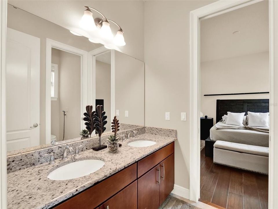 For Sale: $2,000,000 (5 beds, 5 baths, 5118 Square Feet)