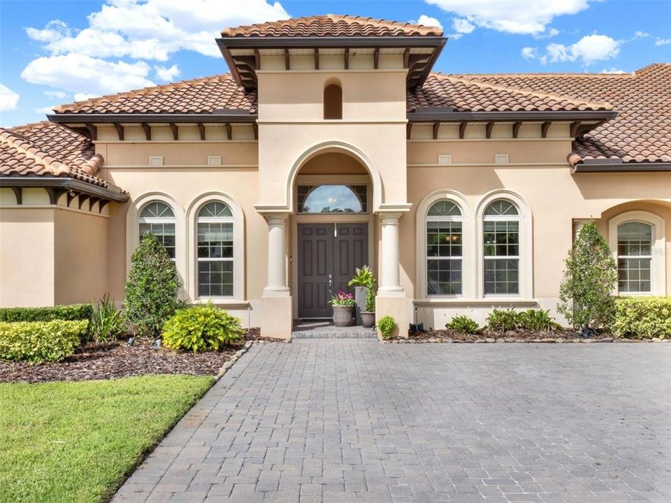 For Sale: $2,000,000 (5 beds, 5 baths, 5118 Square Feet)