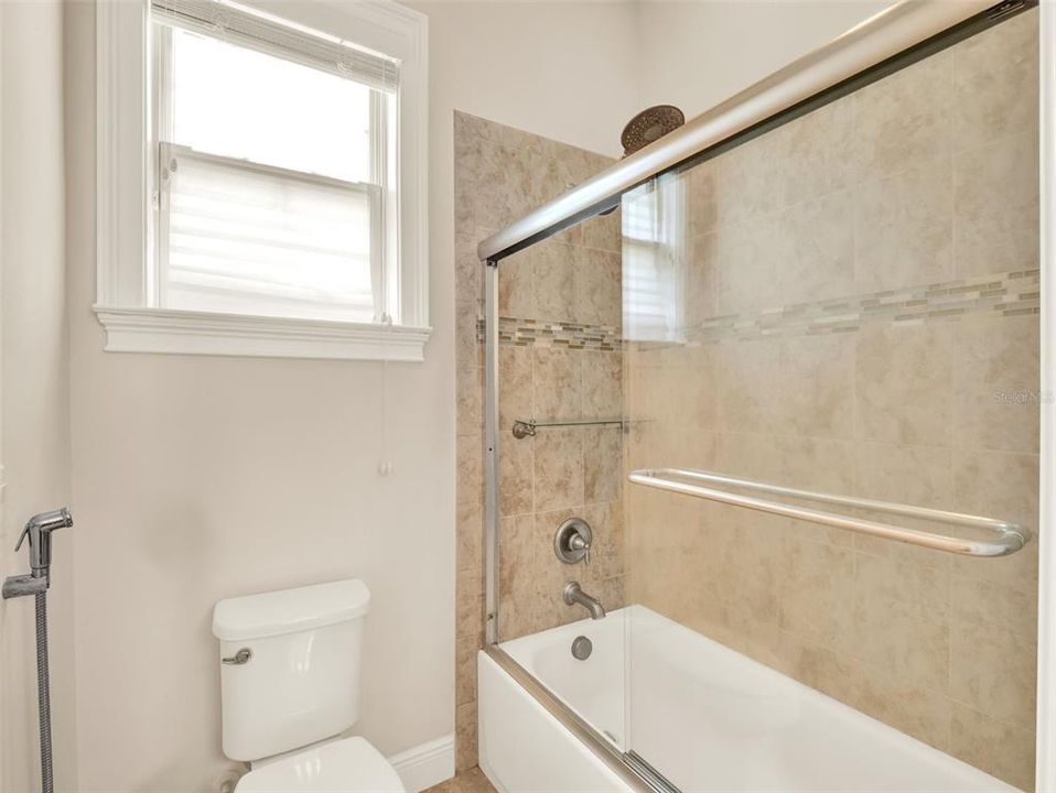 For Sale: $2,000,000 (5 beds, 5 baths, 5118 Square Feet)