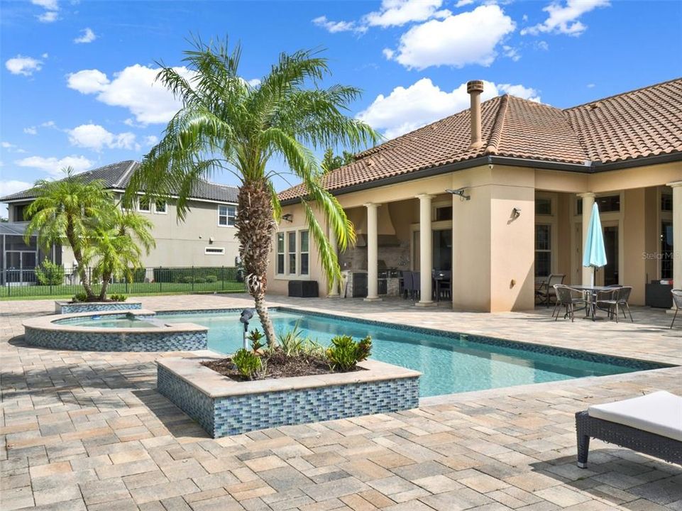 For Sale: $2,000,000 (5 beds, 5 baths, 5118 Square Feet)