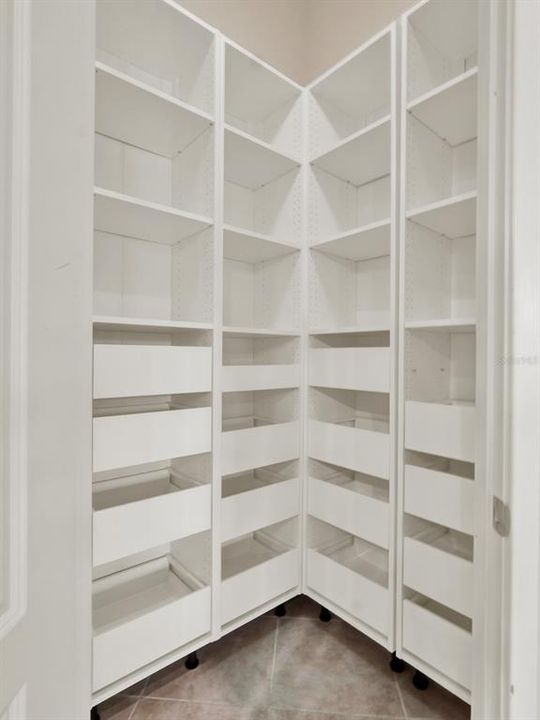 For Sale: $2,000,000 (5 beds, 5 baths, 5118 Square Feet)