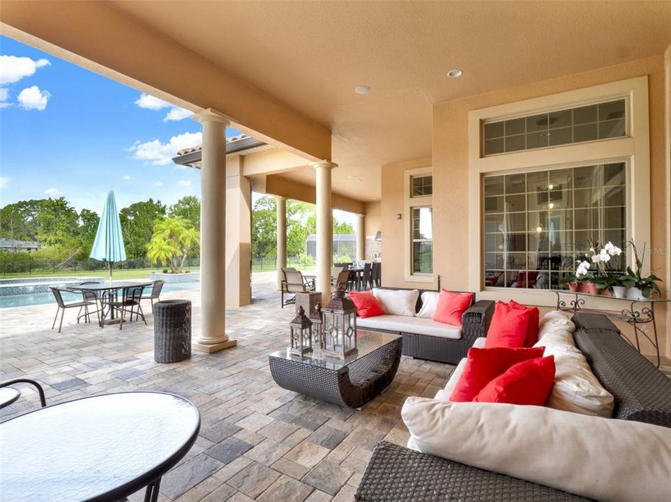 For Sale: $2,000,000 (5 beds, 5 baths, 5118 Square Feet)