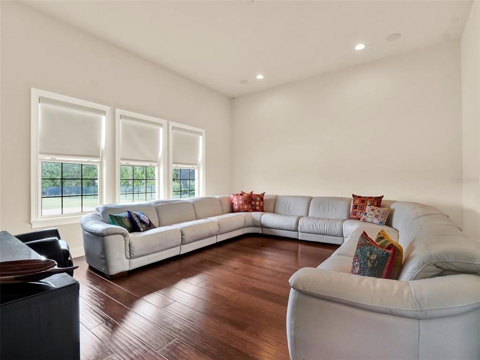 For Sale: $2,000,000 (5 beds, 5 baths, 5118 Square Feet)