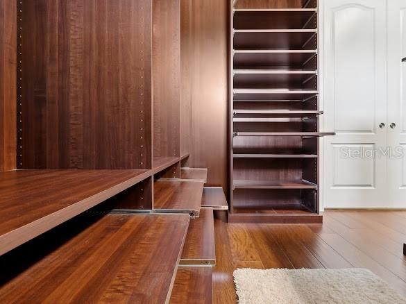 For Sale: $2,000,000 (5 beds, 5 baths, 5118 Square Feet)