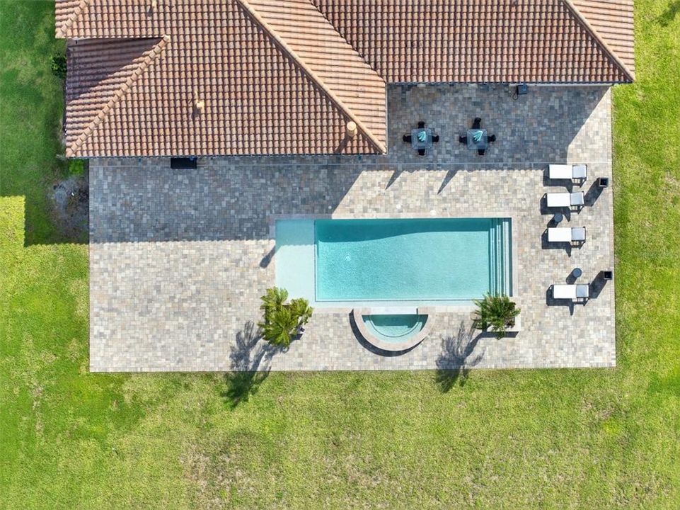 For Sale: $2,000,000 (5 beds, 5 baths, 5118 Square Feet)