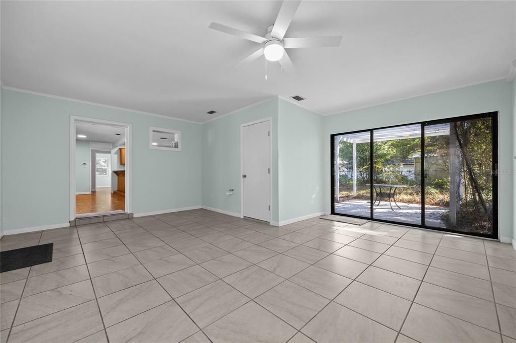 En Venta: $310,000 (3 camas, 2 baños, 1370 Pies cuadrados)