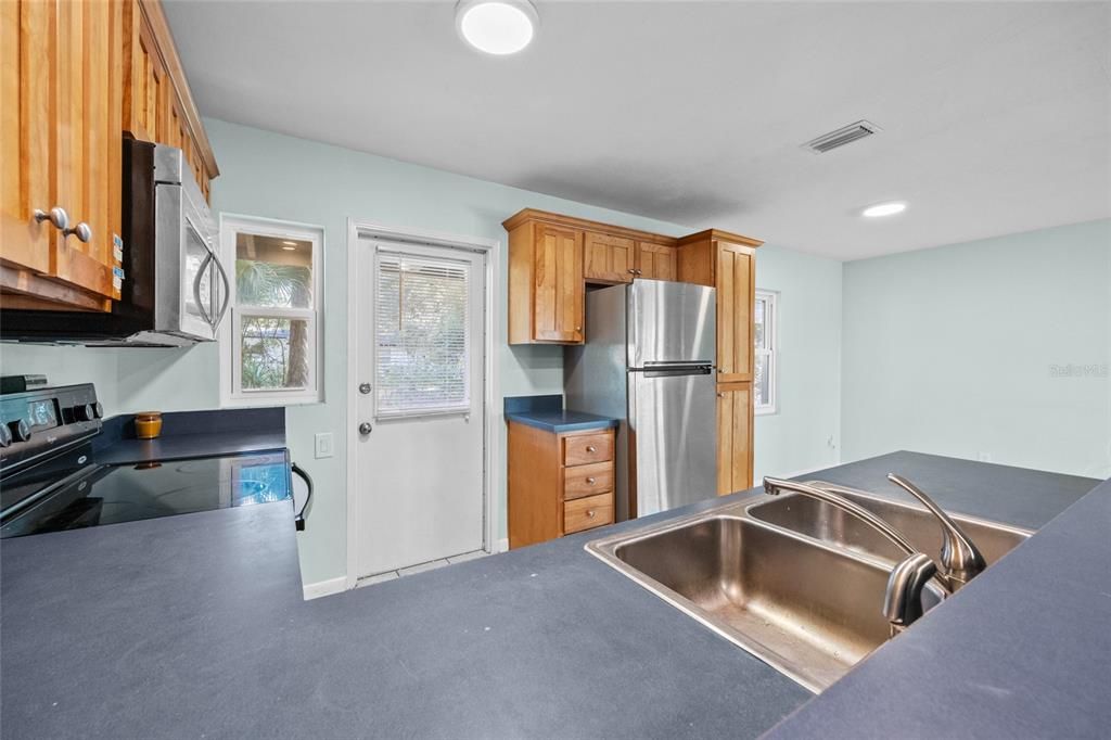 En Venta: $310,000 (3 camas, 2 baños, 1370 Pies cuadrados)