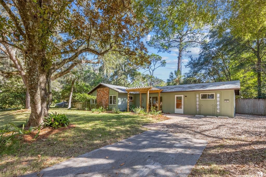 En Venta: $310,000 (3 camas, 2 baños, 1370 Pies cuadrados)