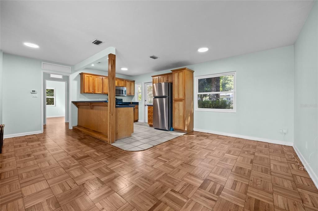 En Venta: $310,000 (3 camas, 2 baños, 1370 Pies cuadrados)