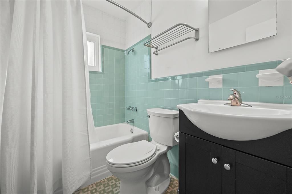 En Venta: $310,000 (3 camas, 2 baños, 1370 Pies cuadrados)