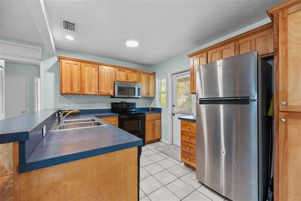 En Venta: $310,000 (3 camas, 2 baños, 1370 Pies cuadrados)