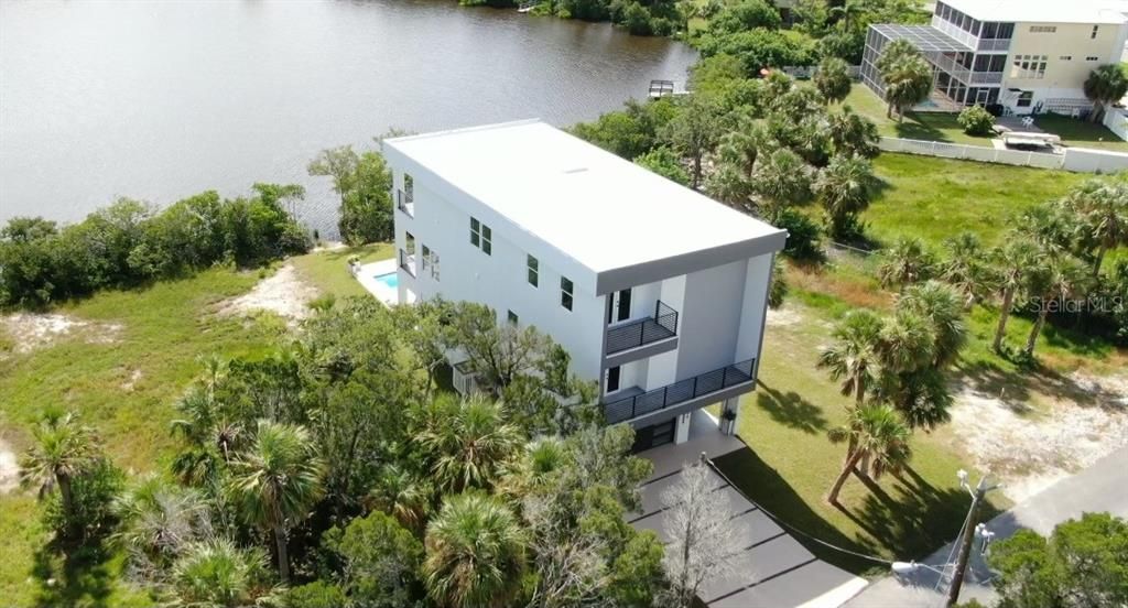 For Sale: $1,150,000 (4 beds, 3 baths, 2900 Square Feet)