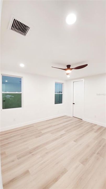 For Sale: $1,150,000 (4 beds, 3 baths, 2900 Square Feet)