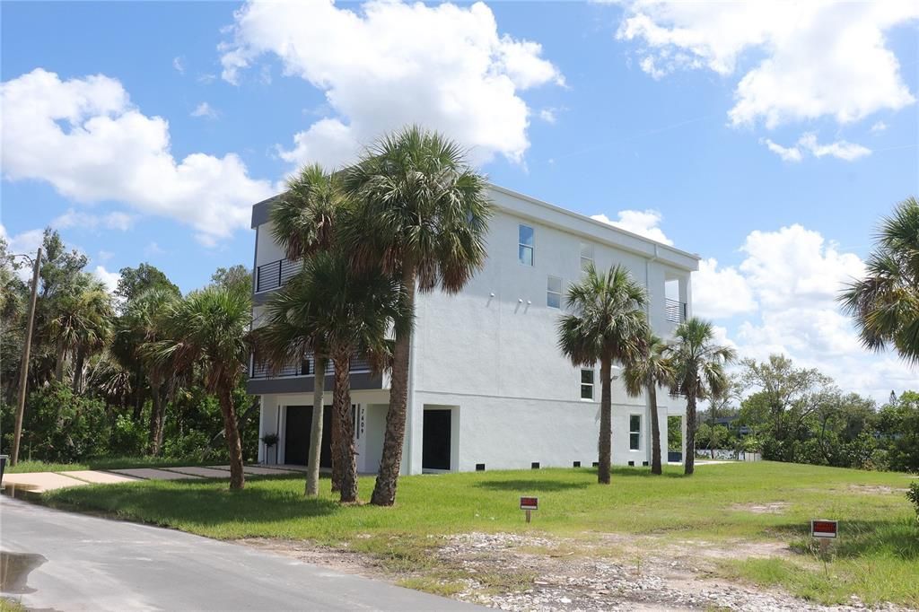 For Sale: $1,150,000 (4 beds, 3 baths, 2900 Square Feet)